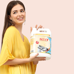 Left view of women with NIXY industrial degreaser 5L