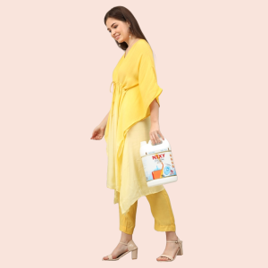 Side view of women with NIXY toilet cleaner bleach 5L